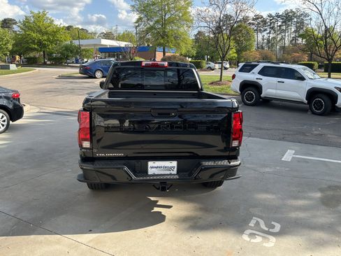 Used 2025 Chevrolet Colorado W/T w/ WT Custom Package image 8