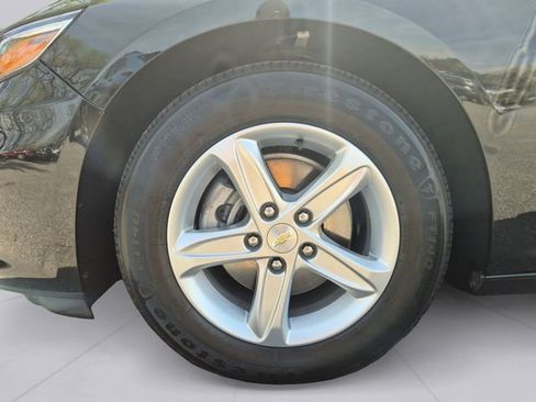 Used 2022 Chevrolet Malibu LS FWD image 9