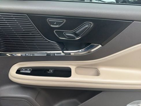 Used 2022 Lincoln Corsair Reserve w/ Elements Package image 25