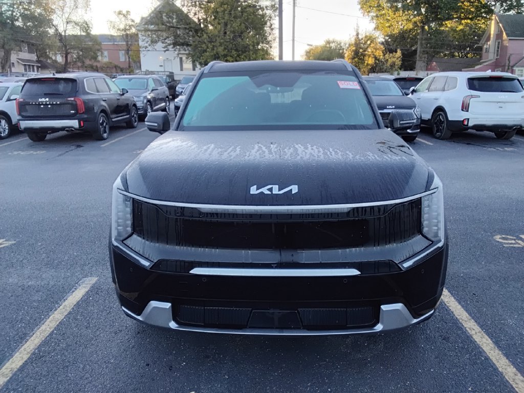 Used 2024 Kia EV9 Land AWD/4WD image 7