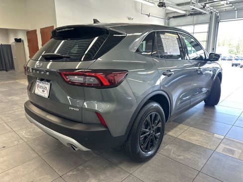 Used 2023 Ford Escape Active w/ Tech Pack #1 AWD/4WD image 12