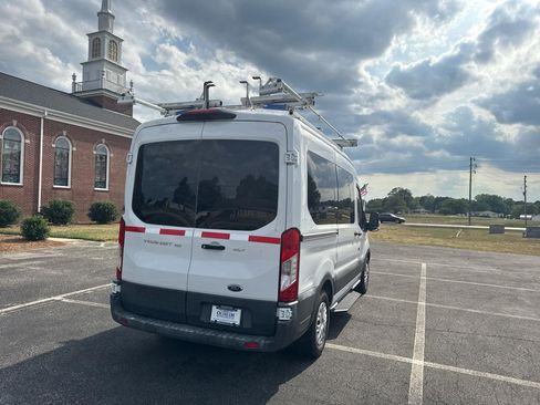 Used 2018 Ford Transit 150 XLT RWD image 5