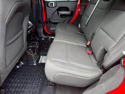 Used 2018 Jeep Wrangler Unlimited Sport S AWD/4WD image 20