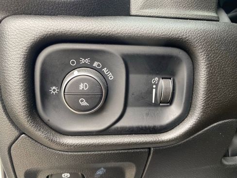 Used 2025 RAM 1500 Big Horn AWD/4WD image 24