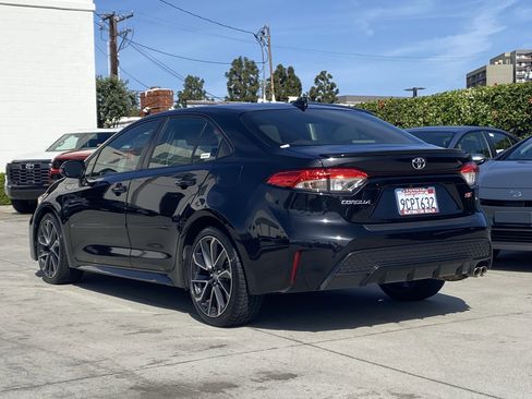 Certified 2022 Toyota Corolla SE FWD image 5