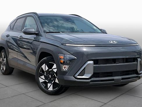 Used 2025 Hyundai Kona SEL image 3