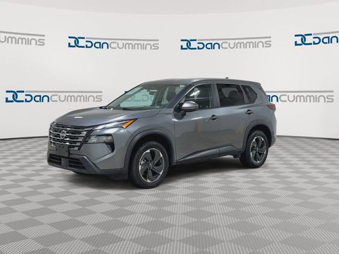 Used 2024 Nissan Rogue SV FWD image 4