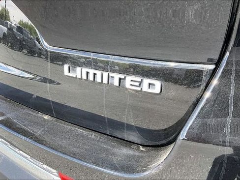 Used 2025 Jeep Grand Cherokee L Limited AWD/4WD image 34