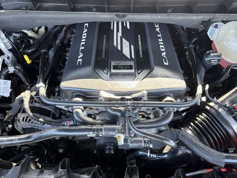 Used 2025 Cadillac Escalade V AWD/4WD image 36