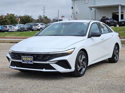 New 2025 Hyundai Elantra SEL