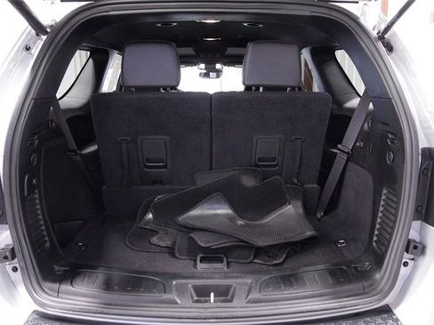 Used 2024 Dodge Durango GT image 23