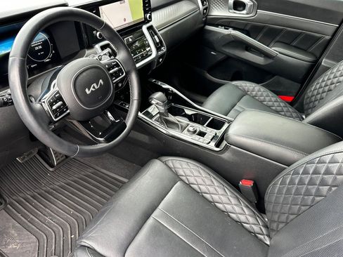 Certified 2023 Kia Sorento SX AWD/4WD image 10