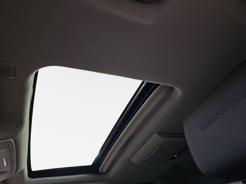 Used 2017 GMC Yukon XL Denali w/ Open Road Package image 33