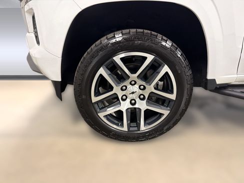 Used 2023 Chevrolet Colorado Z71 w/ Z71 Convenience Package 2 AWD/4WD image 11