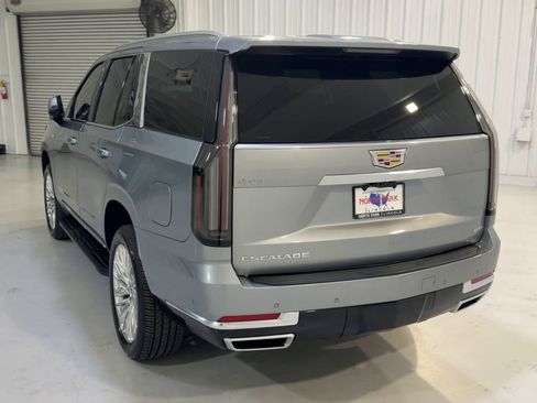 Used 2025 Cadillac Escalade Premium Luxury AWD/4WD image 8