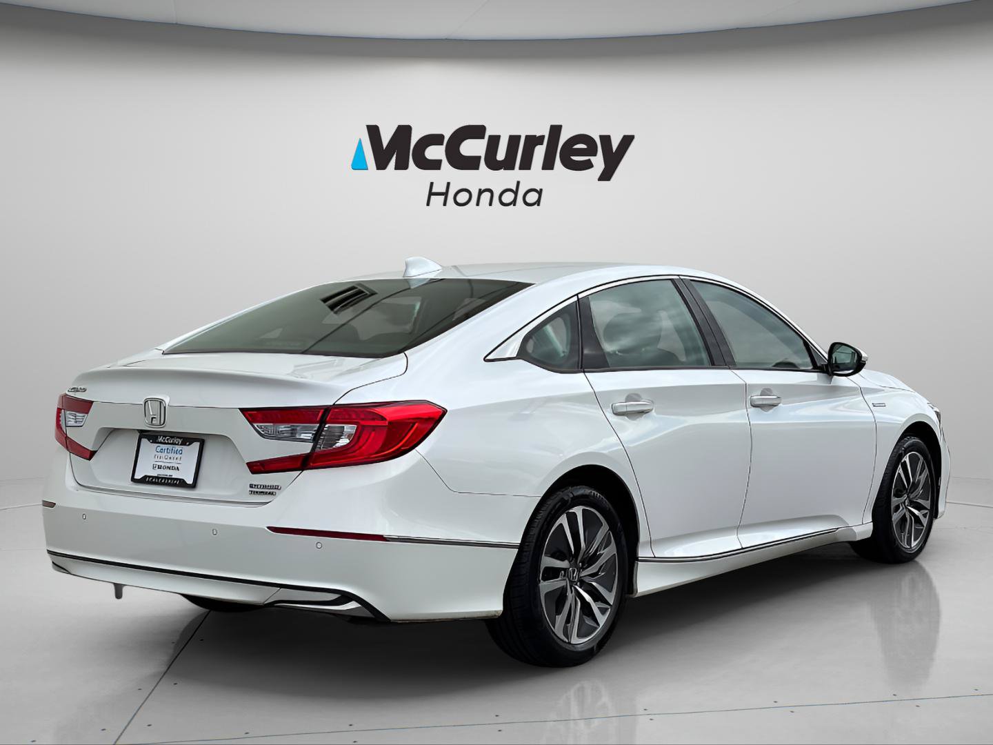 Certified 2019 Honda Accord Touring image 3