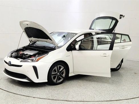 Used 2020 Toyota Prius XLE image 10