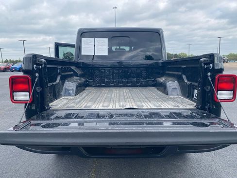 Used 2022 Jeep Gladiator Rubicon w/ LED Lighting Group image 39