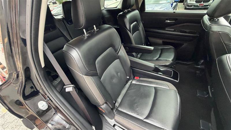Used 2023 Nissan Pathfinder 4WD SL w/ SL Premium Package image 12