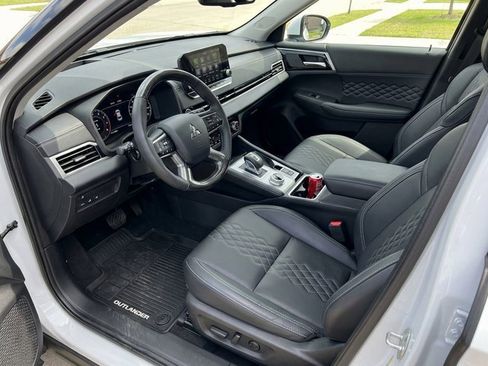 Used 2022 Mitsubishi Outlander SEL image 4