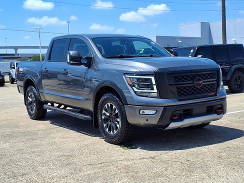 Used 2023 Nissan Titan PRO-4X w/ Pro-4x Convenience Package AWD/4WD image 1