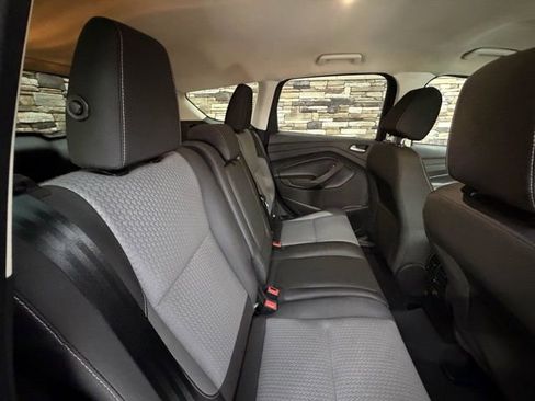 Used 2017 Ford Escape SE image 31