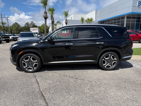 Used 2024 Hyundai Palisade Limited FWD image 3