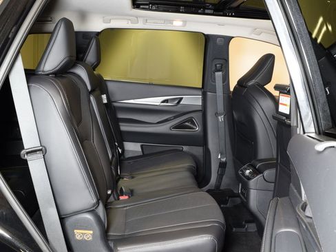 Certified 2026 INFINITI QX60 Luxe w/ Family Package AWD/4WD image 33