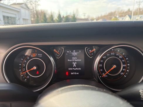 Used 2020 Jeep Wrangler Sport AWD/4WD image 37