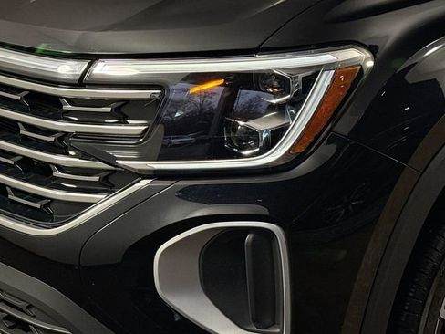 Used 2025 Volkswagen Atlas SEL image 17