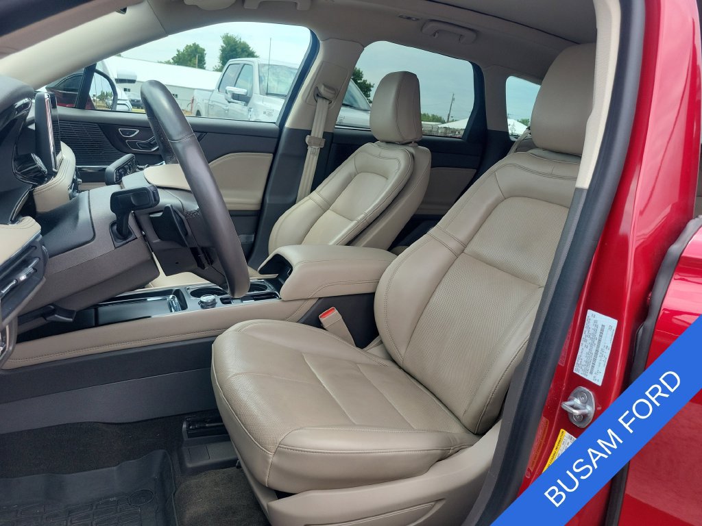 Used 2022 Lincoln Corsair AWD w/ Premium Package image 11
