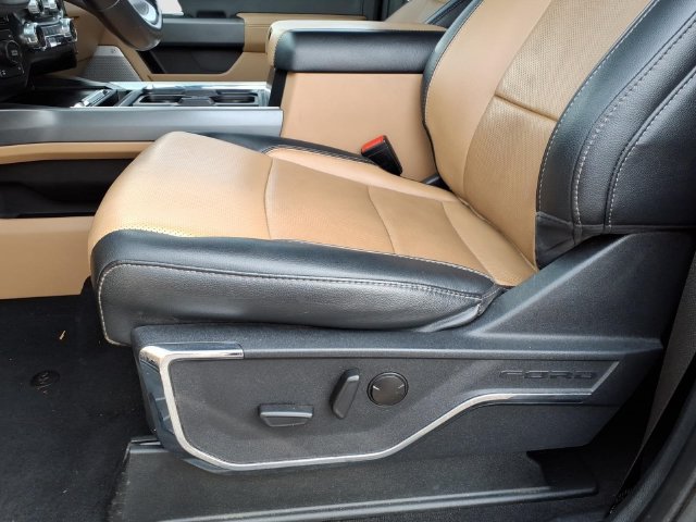 Used 2023 Ford F250 Lariat w/ Lariat Ultimate Package AWD/4WD image 6