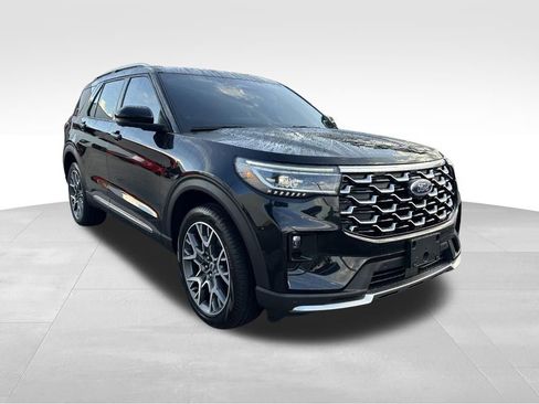 Used 2025 Ford Explorer Platinum w/ Ultimate Package image 2