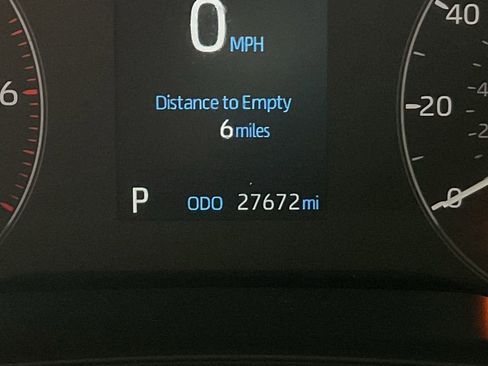 Used 2025 Toyota Corolla SE image 37