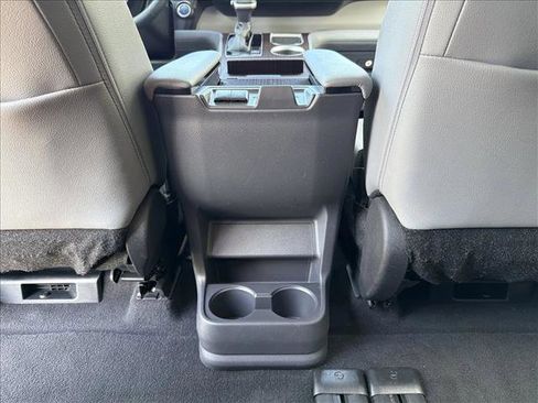 Used 2024 Toyota Sienna XLE FWD image 24