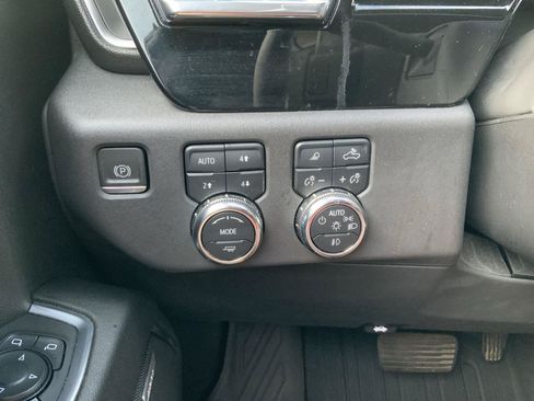 Used 2023 GMC Sierra 1500 SLT w/ SLT Premium Plus Package AWD/4WD image 30