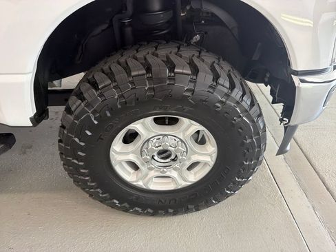 Used 2024 Ford F350 XLT w/ FX4 Off-Road Package AWD/4WD image 5