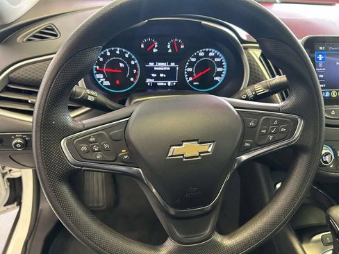 Used 2025 Chevrolet Malibu LT FWD image 19