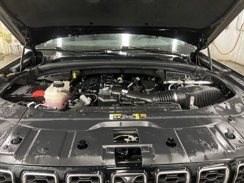 Used 2023 Jeep Grand Cherokee L Limited w/ Luxury Tech Group II image 10