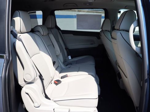 Used 2026 Honda Odyssey Touring image 14