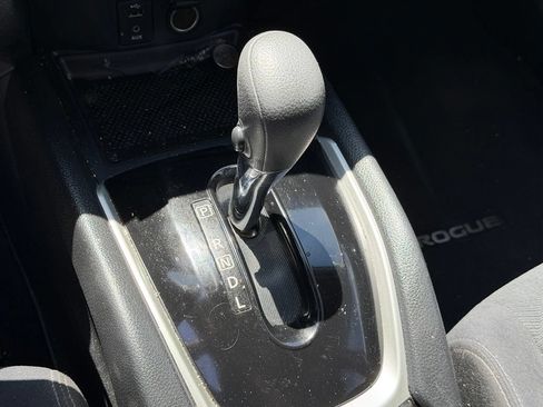Used 2016 Nissan Rogue S w/ Appearance Package FWD image 19
