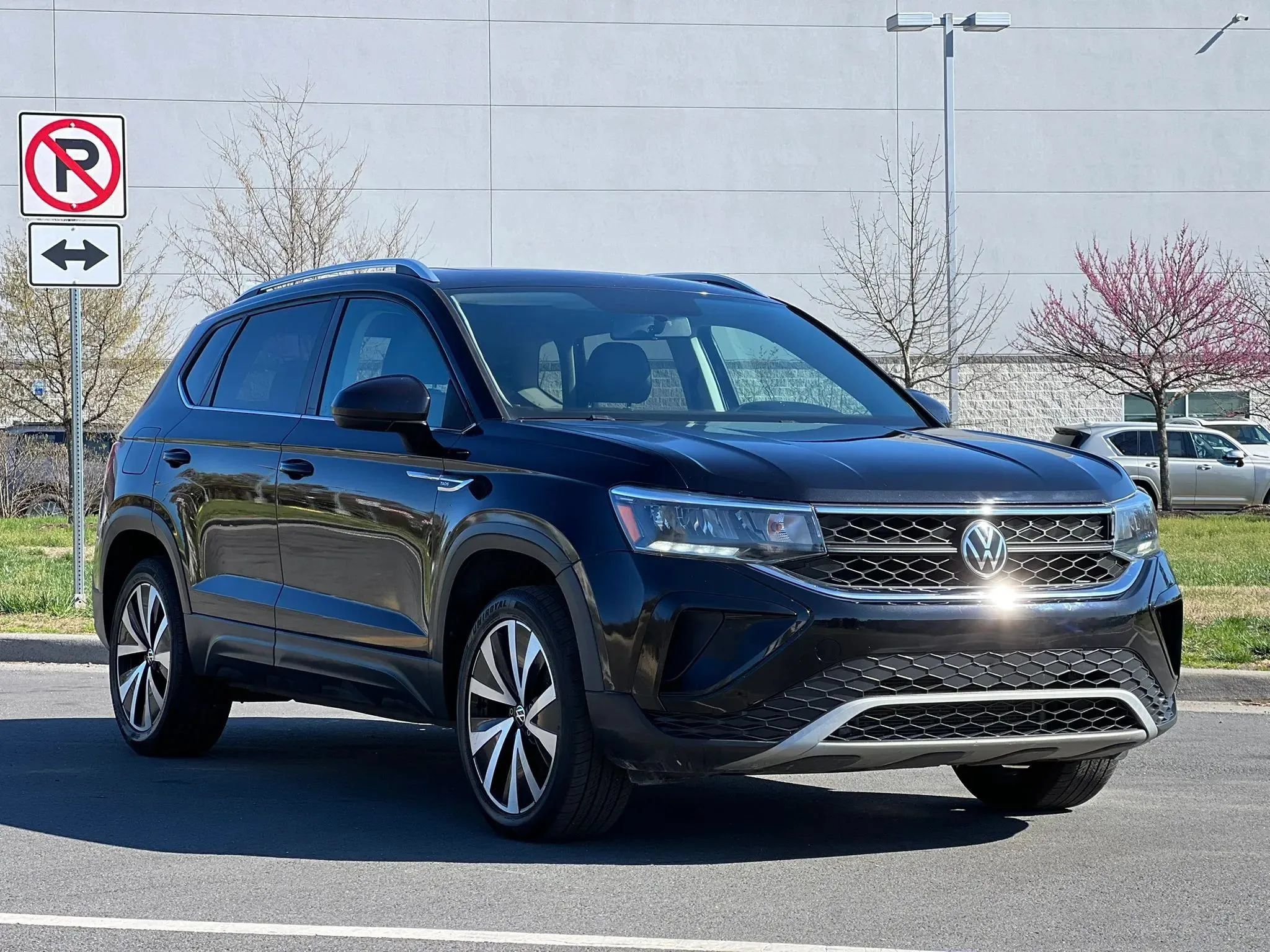 Used 2022 Volkswagen Taos SE FWD image 7