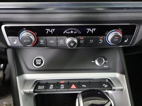 Certified 2025 Audi Q3 2.0T Premium w/ Convenience Package image 6