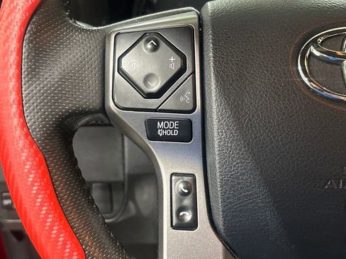 Used 2020 Toyota Tacoma Limited image 5