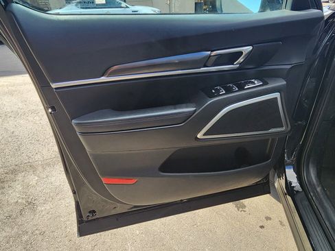 Used 2023 Kia Telluride S image 17