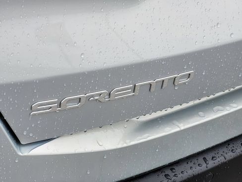 New 2026 Kia Sorento S FWD image 6