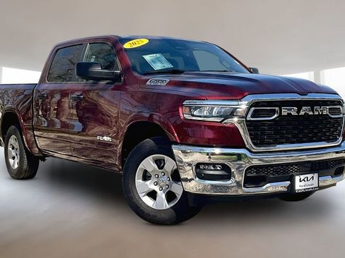 Used 2025 RAM 1500 Big Horn AWD/4WD image 3