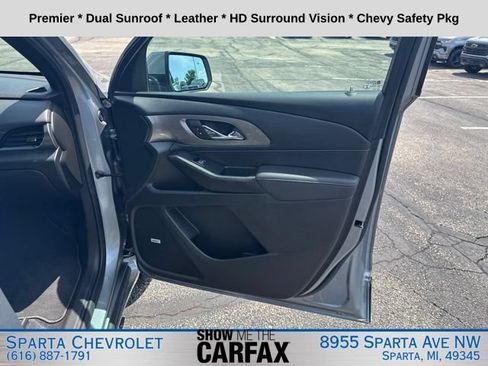 Used 2023 Chevrolet Traverse Premier AWD/4WD image 28