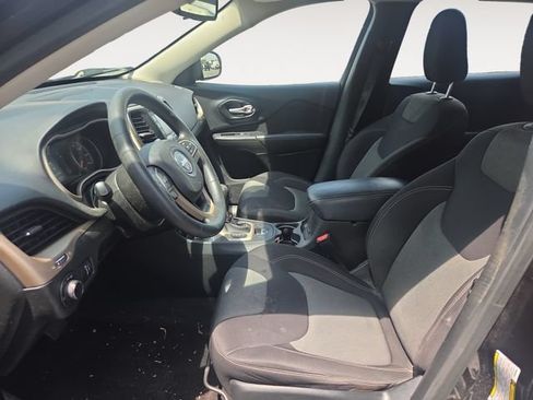 Used 2015 Jeep Cherokee Sport AWD/4WD image 9