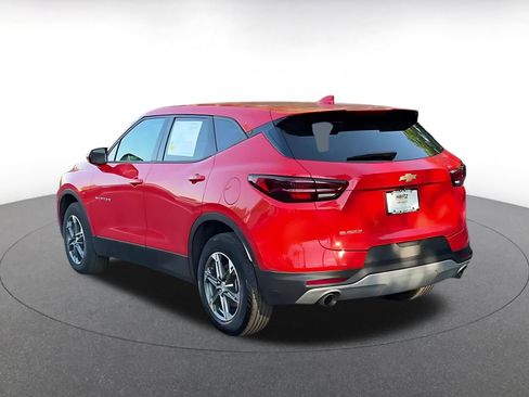 Used 2025 Chevrolet Blazer LT FWD image 11